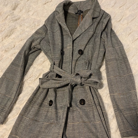 The perfect coat - Picture 2 of 3